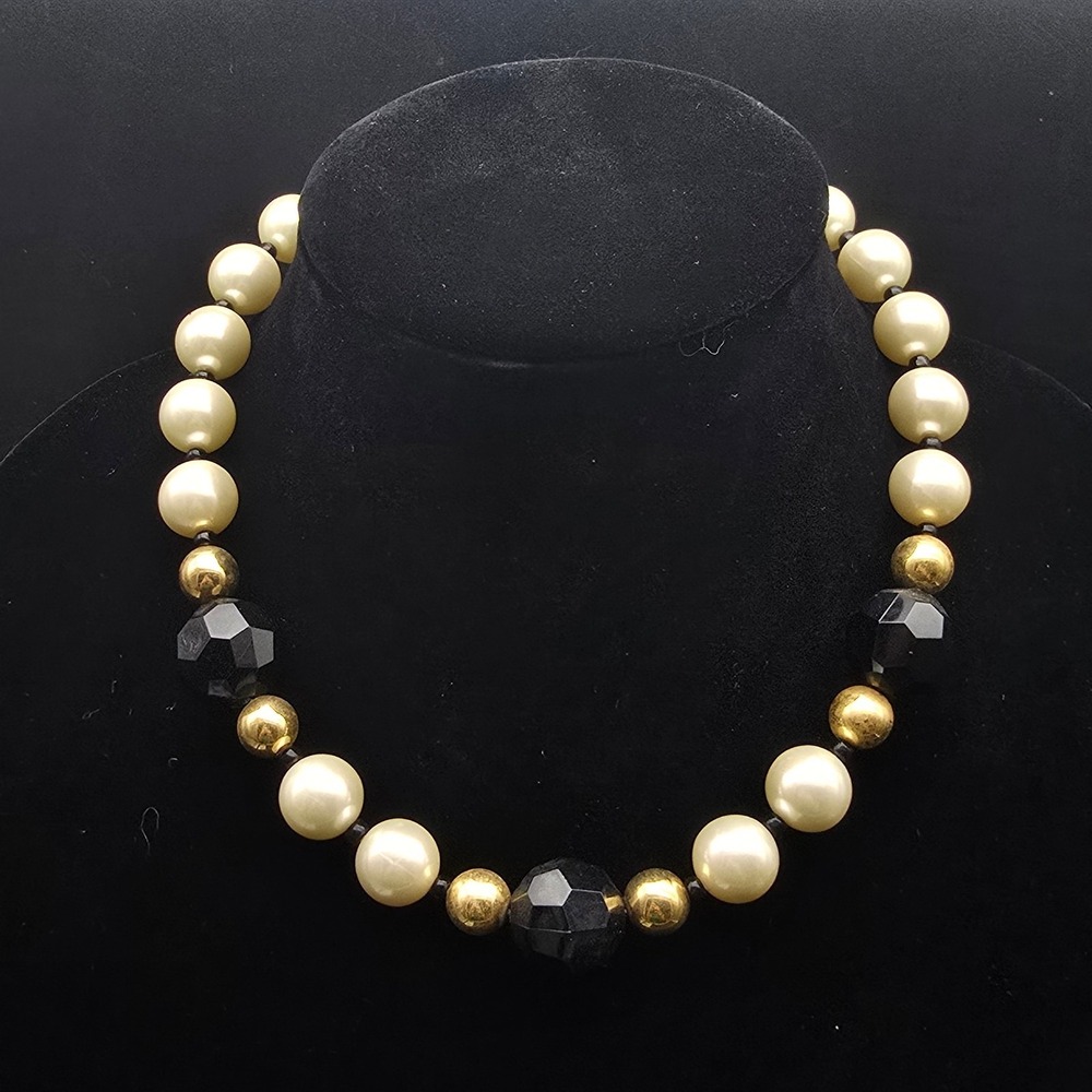 Avon 1986 Fifth Avenue Necklace Faux Pearl Black Beaded Vintage